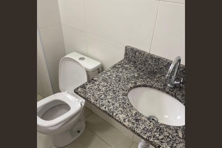 Apartamento para alugar com 45m², 2 quartos e 1 vaga Apartamento para alugar com 45m², 2 quartos e 1 vagaBanheiro
