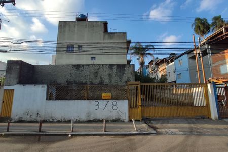 Casa para alugar com 100m², 3 quartos e 1 vaga Casa para alugar com 100m², 3 quartos e 1 vagaFachada