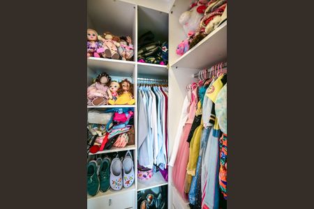 Apartamento para alugar com 221m², 3 quartos e 4 vagasArmário da Suíte  2