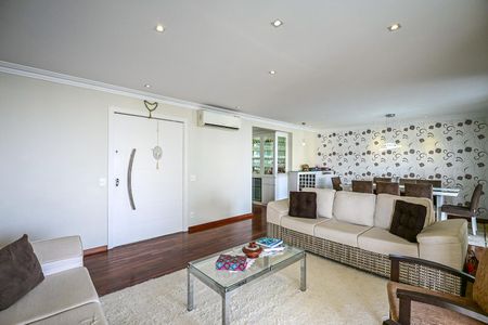 Apartamento para alugar com 221m², 3 quartos e 4 vagasSala