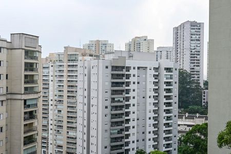 Apartamento para alugar com 221m², 3 quartos e 4 vagasVista da Suíte 2