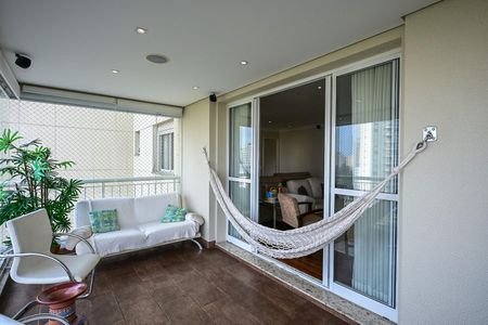 Apartamento para alugar com 221m², 3 quartos e 4 vagasVaranda