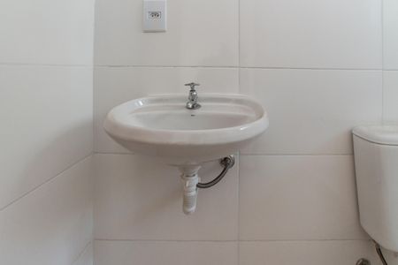 Apartamento à venda com 38m², 2 quartos e sem vaga Apartamento à venda com 38m², 2 quartos e sem vagaBanheiro