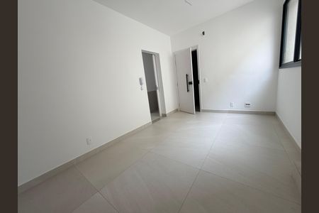 Quarto de apartamento à venda com 3 quartos, 133m² em Santo Antônio, Belo Horizonte