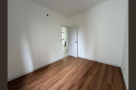 Quarto de apartamento à venda com 3 quartos, 133m² em Santo Antônio, Belo Horizonte
