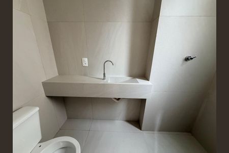 Banheiro de apartamento à venda com 3 quartos, 133m² em Santo Antônio, Belo Horizonte