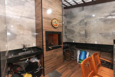 Casa à venda com 180m², 3 quartos e 5 vagas