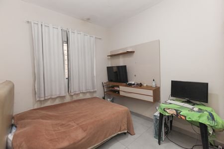 Casa à venda com 180m², 3 quartos e 5 vagas
