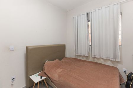 Casa à venda com 3 quartos, 180m² em Industrial, Contagem