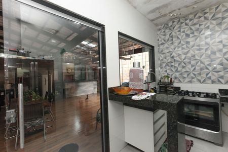Casa à venda com 180m², 3 quartos e 5 vagas