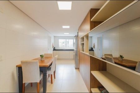 Apartamento para alugar com 207m², 4 quartos e 3 vagasSala