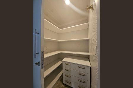 Apartamento para alugar com 215m², 4 quartos e 3 vagasCloset da Suíte 3