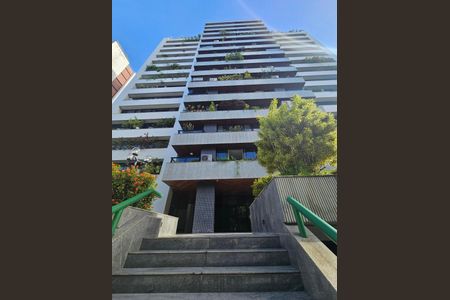 Apartamento para alugar com 215m², 4 quartos e 3 vagasFachada