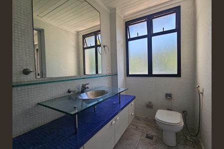 Apartamento para alugar com 215m², 4 quartos e 3 vagasBanheiro da Suíte 2