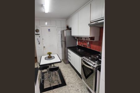 Apartamento à venda com 79m², 2 quartos e 2 vagasCOZINHA
