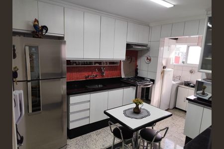 Apartamento à venda com 79m², 2 quartos e 2 vagasCOZINHA