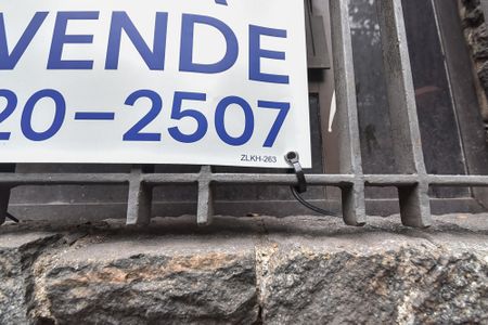 Apartamento à venda com 85m², 3 quartos e sem vaga Apartamento à venda com 85m², 3 quartos e sem vagaPlaca