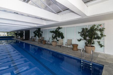 Apartamento à venda com 63m², 1 quarto e 1 vaga Apartamento à venda com 63m², 1 quarto e 1 vagaÁrea comum - Piscina Coberta