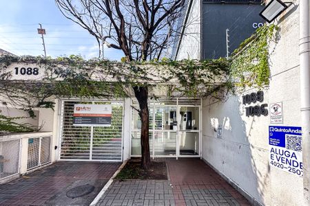 Apartamento para alugar com 32m², 1 quarto e sem vaga Apartamento para alugar com 32m², 1 quarto e sem vagaEntrada