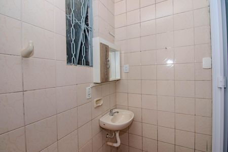 Apartamento à venda com 60m², 2 quartos e sem vaga Apartamento à venda com 60m², 2 quartos e sem vagaBanheiro