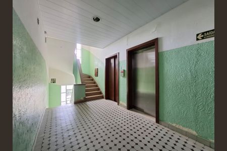 Apartamento para alugar com 70m², 2 quartos e sem vaga Apartamento para alugar com 70m², 2 quartos e sem vagaCorredor do prédio