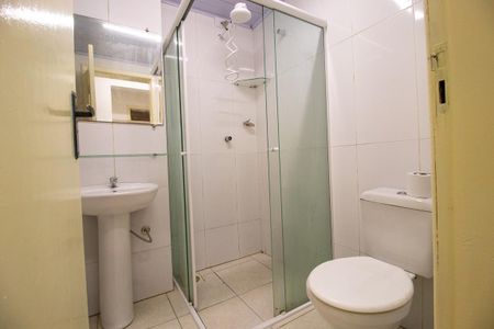 Banheiro de apartamento para alugar com 1 quarto, 45m² em Boa Vista, Curitiba