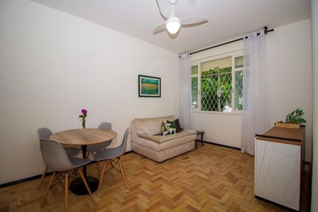 Sala de apartamento para alugar com 2 quartos, 70m² em Auxiliadora, Porto Alegre
