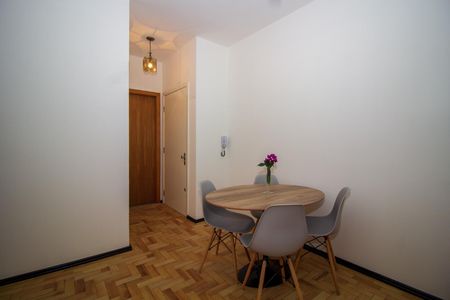 Sala de apartamento para alugar com 2 quartos, 70m² em Auxiliadora, Porto Alegre