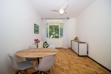 Sala de apartamento para alugar com 2 quartos, 70m² em Auxiliadora, Porto Alegre