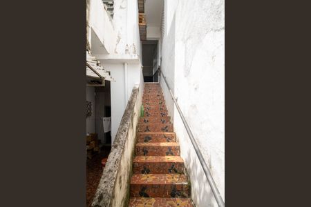 Casa à venda com 164m², 3 quartos e 2 vagasEscada