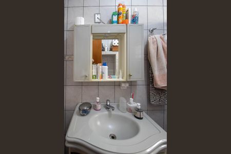 Casa à venda com 164m², 3 quartos e 2 vagasBanheiro