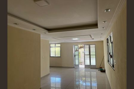 Sala de casa para alugar com 5 quartos, 200m² em Padre Miguel, Rio de Janeiro