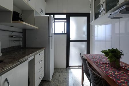 Apartamento para alugar com 67m², 2 quartos e 1 vagaCozinha