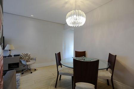 Apartamento para alugar com 67m², 2 quartos e 1 vagaSala