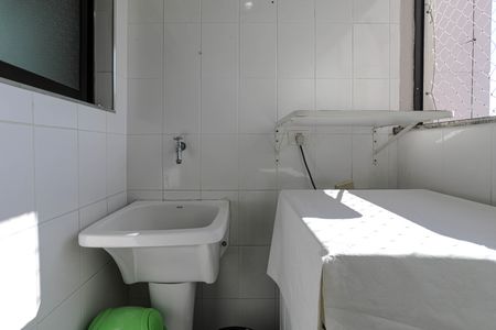 Apartamento para alugar com 67m², 2 quartos e 1 vagaÁrea de Serviço