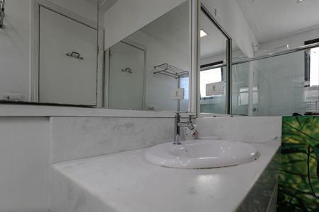 Apartamento para alugar com 67m², 2 quartos e 1 vagaBanheiro - Quarto 2 - Suíte