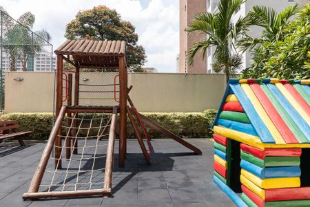 Apartamento à venda com 133m², 3 quartos e 2 vagas Apartamento à venda com 133m², 3 quartos e 2 vagasÁrea comum - Playground