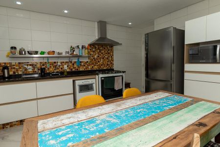 Apartamento à venda com 133m², 3 quartos e 2 vagas Apartamento à venda com 133m², 3 quartos e 2 vagasCozinha