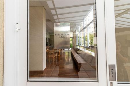 Apartamento à venda com 133m², 3 quartos e 2 vagas Apartamento à venda com 133m², 3 quartos e 2 vagasÁrea comum - Salão de festas Adulto