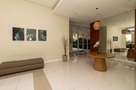 Apartamento à venda com 133m², 3 quartos e 2 vagas Apartamento à venda com 133m², 3 quartos e 2 vagasHall Social