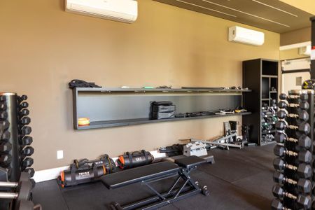 Apartamento à venda com 133m², 3 quartos e 2 vagas Apartamento à venda com 133m², 3 quartos e 2 vagasÁrea comum - Academia