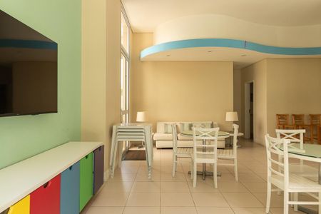 Apartamento à venda com 133m², 3 quartos e 2 vagas Apartamento à venda com 133m², 3 quartos e 2 vagasÁrea comum - Salão de festas