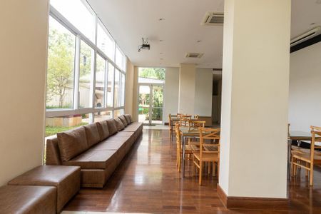 Apartamento à venda com 133m², 3 quartos e 2 vagas Apartamento à venda com 133m², 3 quartos e 2 vagasÁrea comum - Salão de festas Adulto