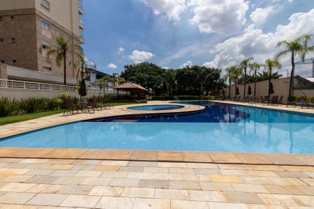 Apartamento à venda com 133m², 3 quartos e 2 vagas Apartamento à venda com 133m², 3 quartos e 2 vagasÁrea comum - Piscina