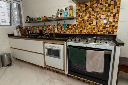 Apartamento à venda com 133m², 3 quartos e 2 vagas Apartamento à venda com 133m², 3 quartos e 2 vagasCozinha