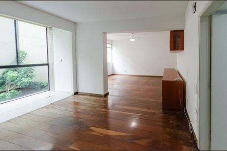 Apartamento para alugar com 122m², 3 quartos e 1 vaga Apartamento para alugar com 122m², 3 quartos e 1 vagaSala