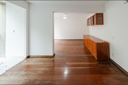Apartamento para alugar com 122m², 3 quartos e 1 vaga Apartamento para alugar com 122m², 3 quartos e 1 vagaSala