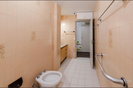 Apartamento para alugar com 122m², 3 quartos e 1 vaga Apartamento para alugar com 122m², 3 quartos e 1 vagaBanheiro social