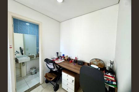 Apartamento à venda com 114m², 3 quartos e 2 vagas Apartamento à venda com 114m², 3 quartos e 2 vagasEscritório
