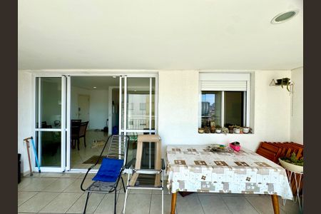 Apartamento à venda com 114m², 3 quartos e 2 vagas Apartamento à venda com 114m², 3 quartos e 2 vagasVaranda da Sala